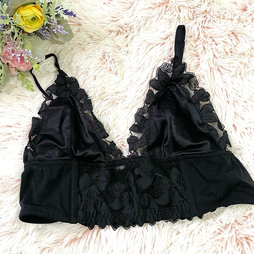 Victoria's Secret Black Lace Trim Bralette